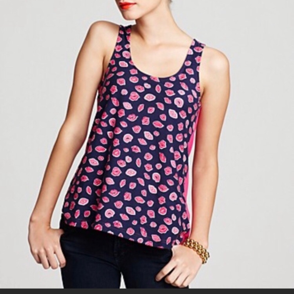 Lilly Pulitzer hart top with back zipper